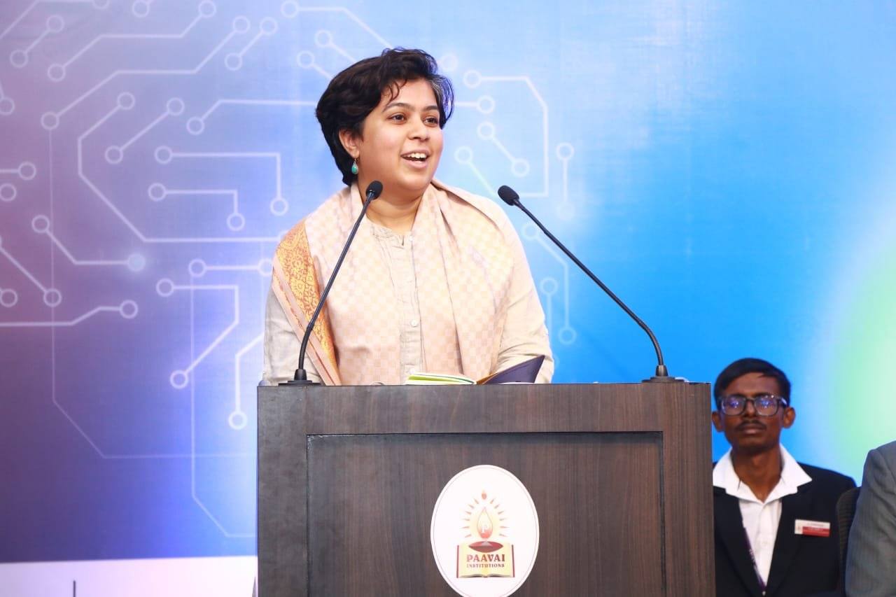 Sanjana Rathi addressing the audience at TECHFEST 2K25